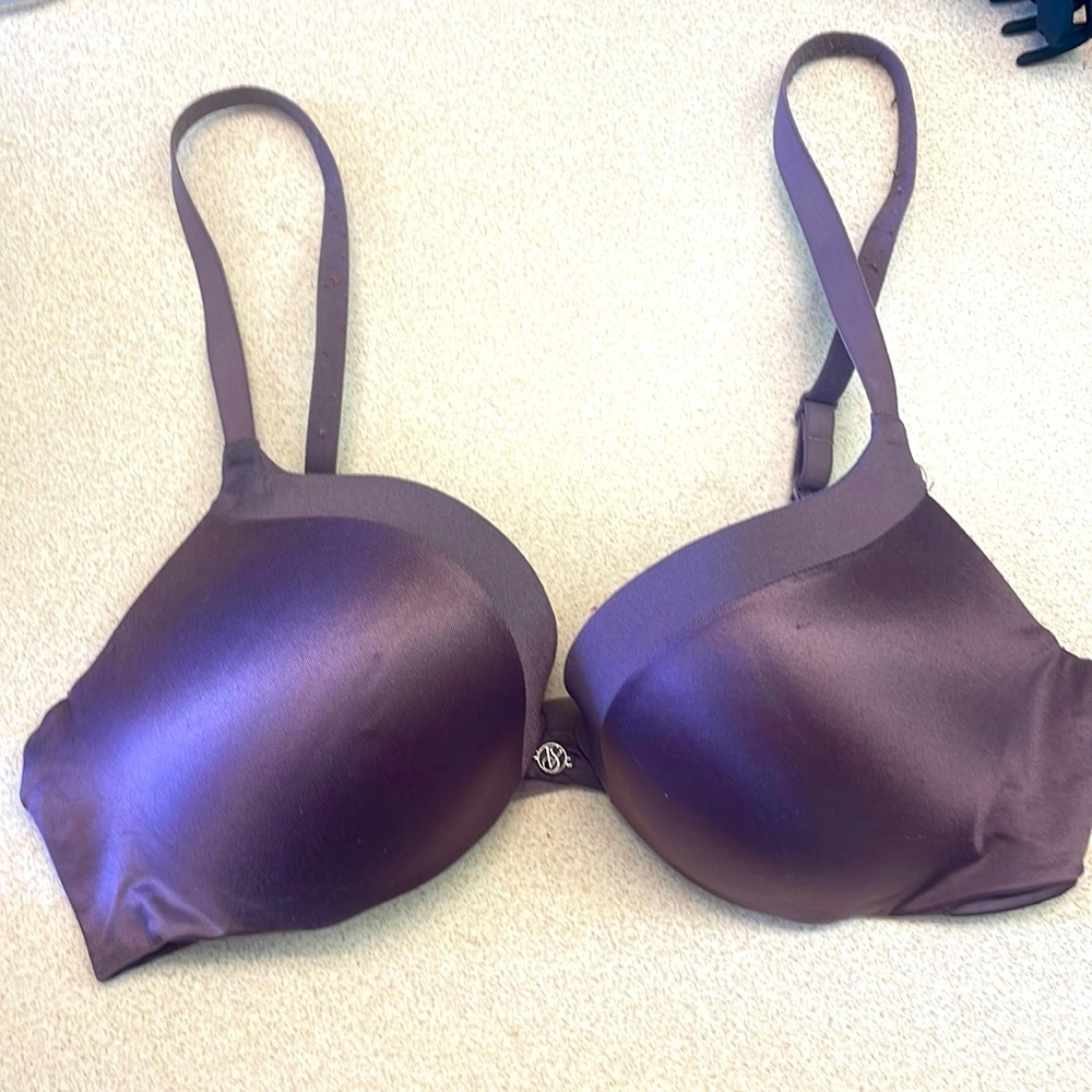 Victoria’s Secret 34B Pushup Bra